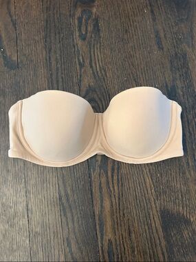 NEW SKIMS STRAPLESS BRA 32D